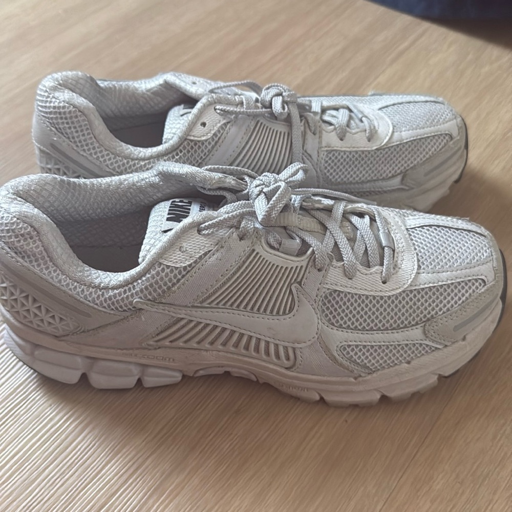 Nike Men’s Vomero 5